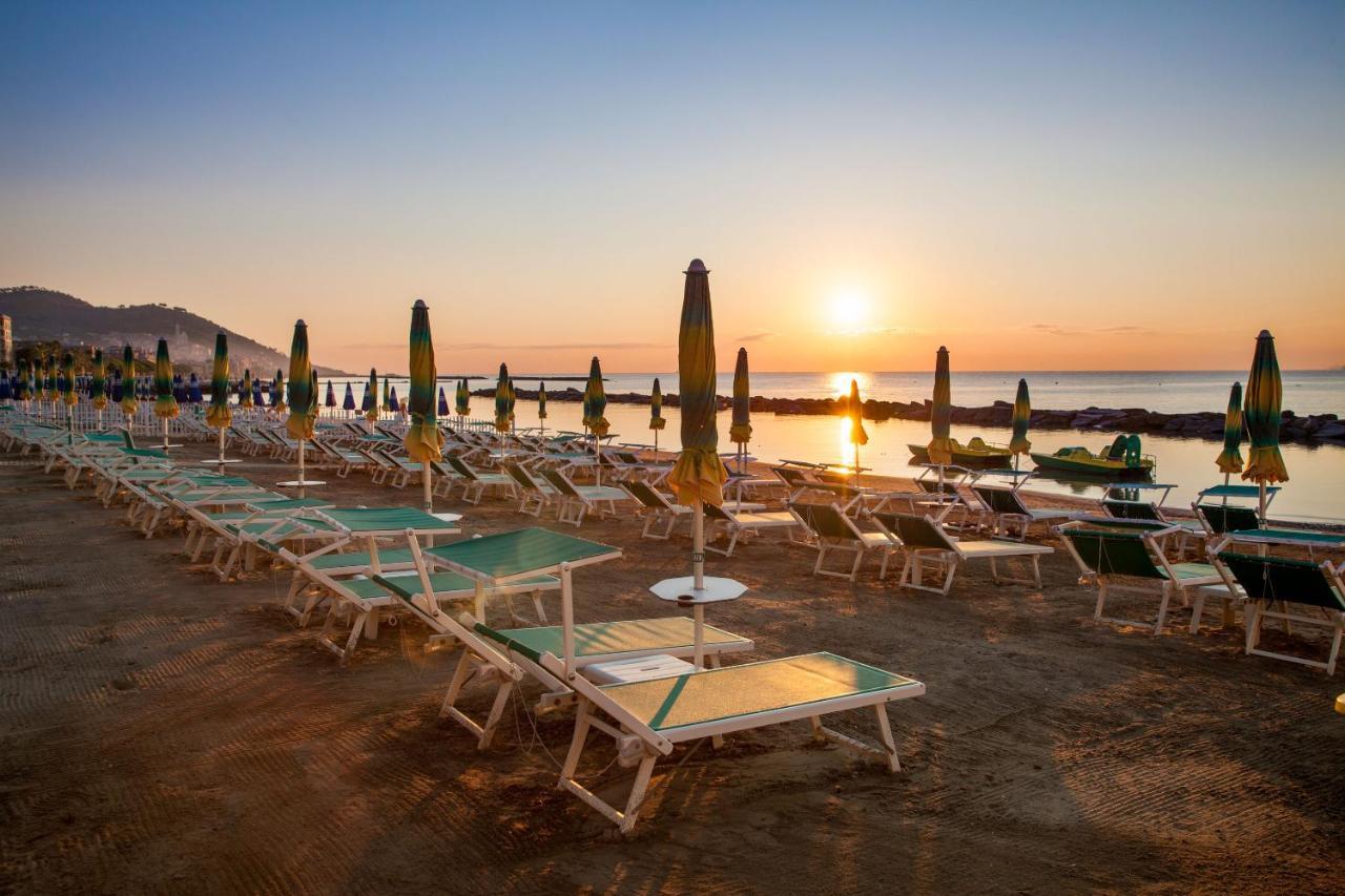 Hotel Gabriella Diano Marina Exterior photo